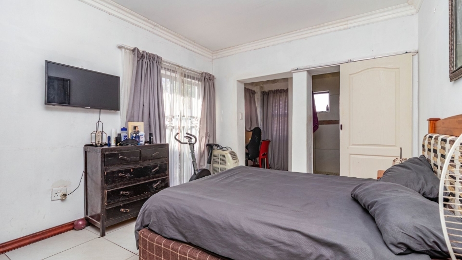 7 Bedroom Property for Sale in Kleinmond Western Cape